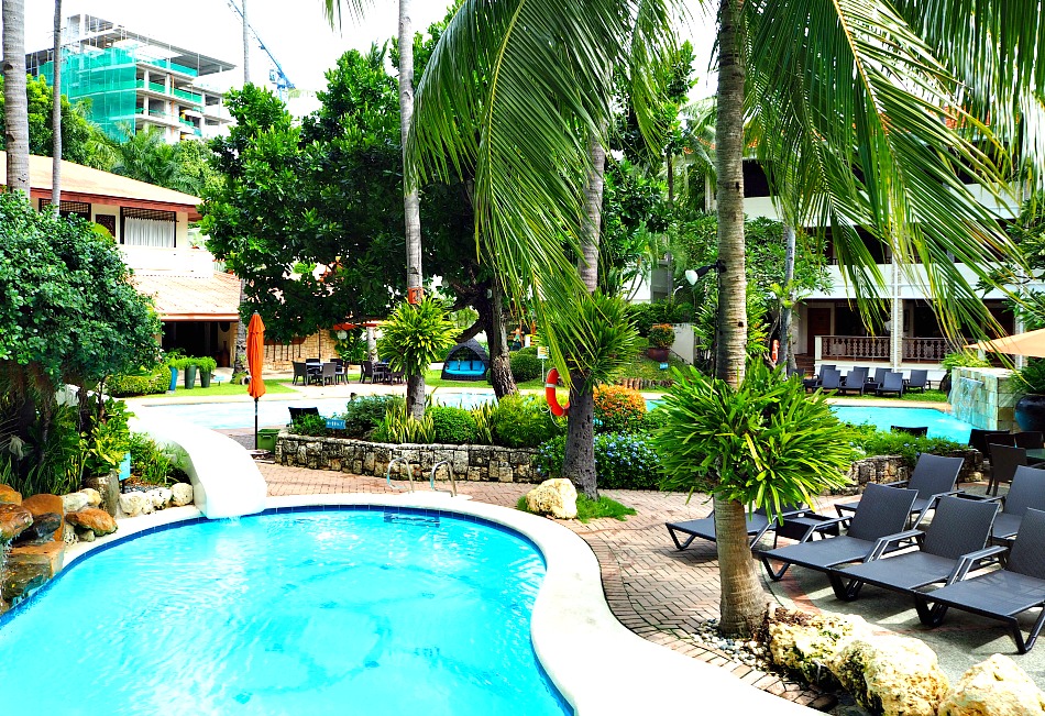 costabella-resort-cebu